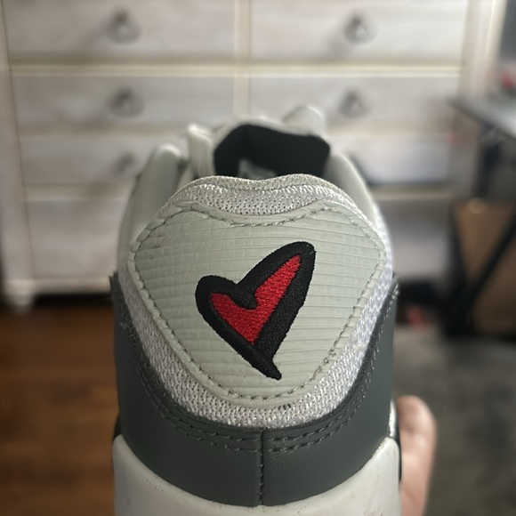 Nike air max: They are in good condition, just needs a little cleaning - Picture 2 of 4